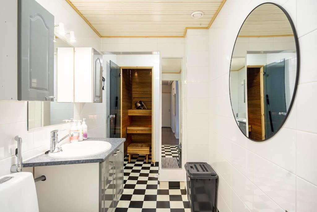 Valoisa Huoneisto Jossa Erinomaiset Vuoteet. Mikkeli Esterno foto